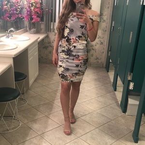 Gorgeous floral dress 🔥😍